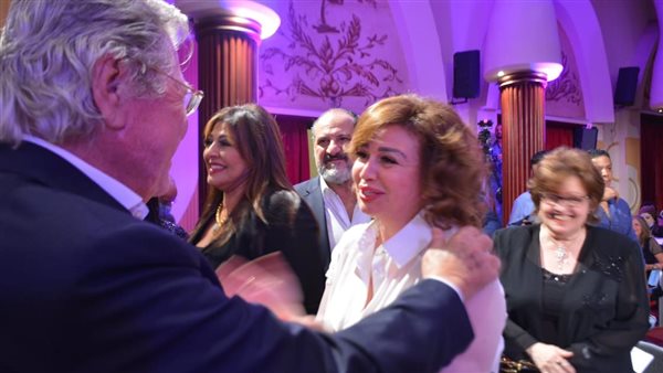 توزيع جوائز الدورة