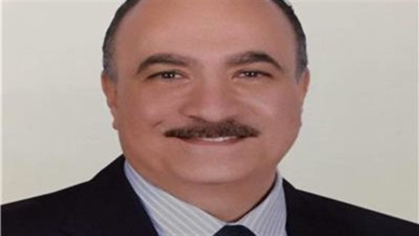 الدكتور محمود ياسين