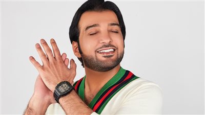 عيضة المنهالي يغني بالعراقية 