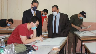 نائب رئيس جامعة بنها: انتظام سير الامتحانات وتطبيق الإجراءات الاحترازية داخل اللجان (صور) 