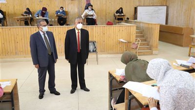 إحالة 5 طلاب بجامعة جنوب الوادي إلى مجلس التأديب لضبطهم متلبسين بالغش