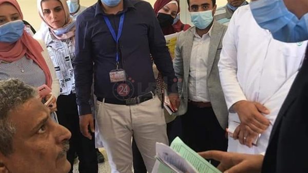 دنقل يستمع لآراء