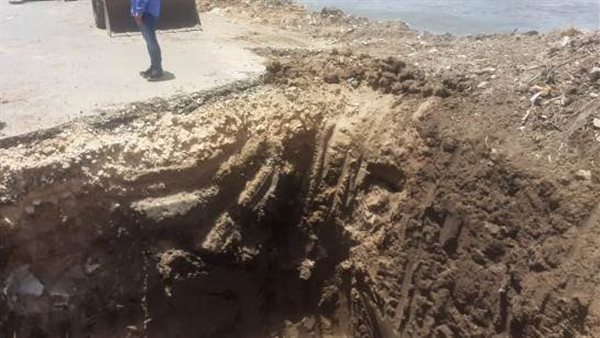 هبوط أرضي في طريق