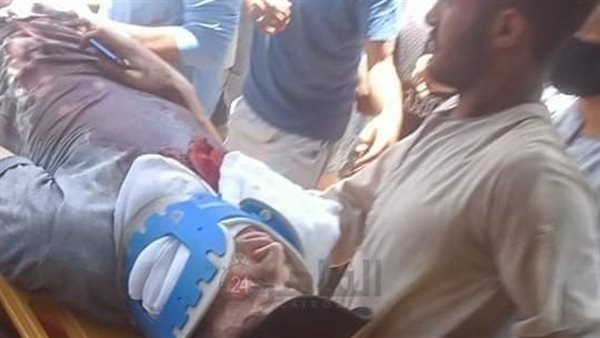 أثناء نقل الشاب المصاب