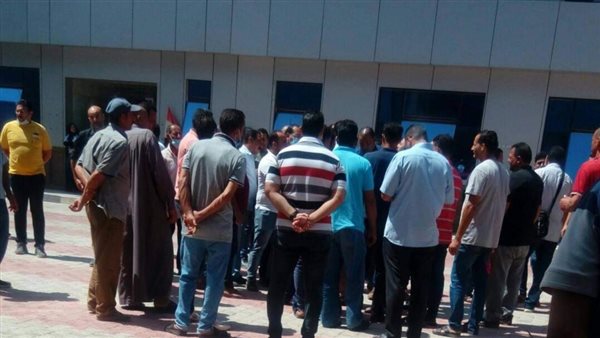 عمال شركة مياه الشرب