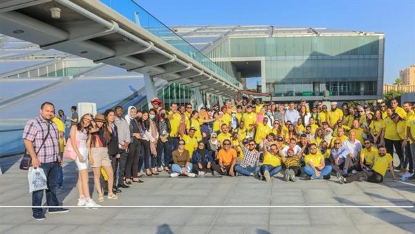 زيارة الوفد لمكتبة