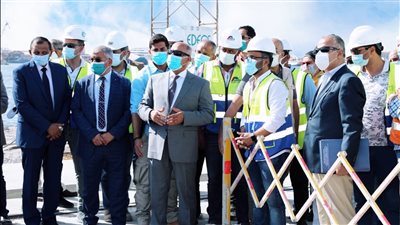 وزير النقل يتابع معدلات تنفيذ المشروعات الخدمية بميناء الإسكندرية