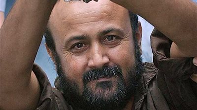 مروان عيسى يقدم قائمة الأسرى 