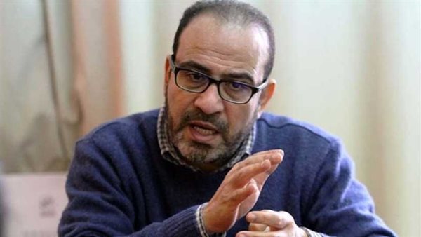 الناقد عصام زكريا