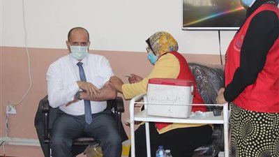 1952 شخصا تلقوا لقاح كورونا من الفئات المستهدفة بجامعة المنيا