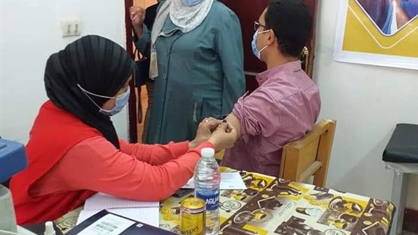 التطعيم بلقاح فيروس