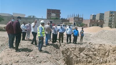 سكرتير محافظ أسيوط يتفقد مشروعات 
