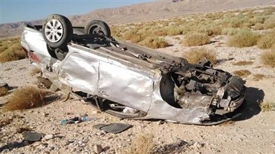 إصابة شخصين في انقلاب سيارة ملاكي على الطريق الصحراوي الشرقي بقنا 