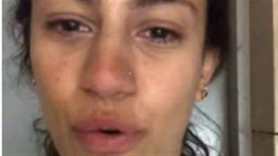 التحقيق في واقعة تصوير فتاة خلسة داخل المطار 