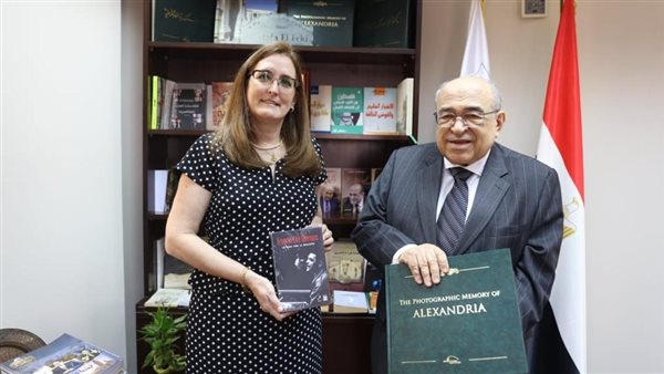 السفيرة ود. مصطفى