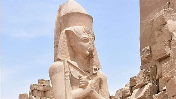  تمثال الملك رمسيس