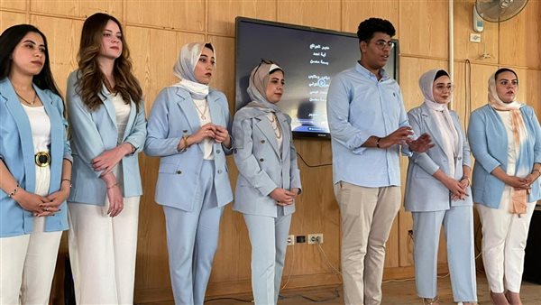 مناقشة مشروعات تخرج