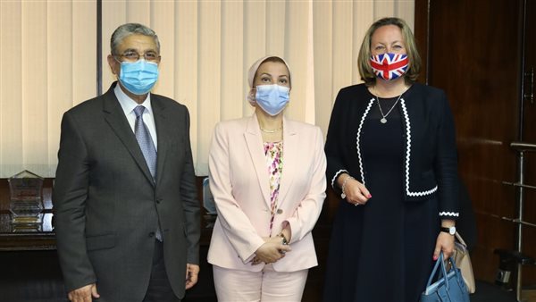 وزيرا البيئة والكهرباء