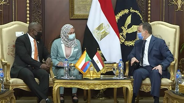 وزير الداخلية اللواء