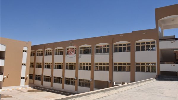 كلية الطب بالأقصر