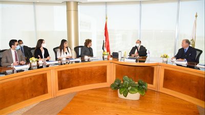 رئيس البورصة ومسئولو 