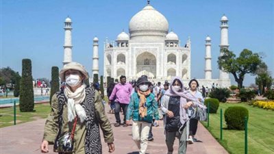 بعد انخفاض معدل الإصابات بكورونا.. الهند تعيد فتح مزار تاج محل 