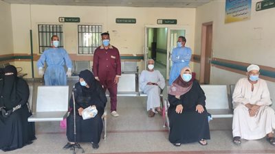 تعافي وخروج 5 حالات كورونا بمستشفى قفط التعليمي