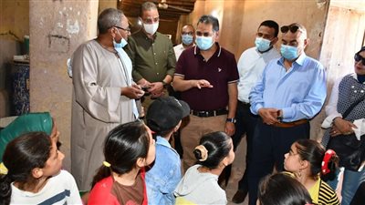 رئيس تنشيط السياحة يزور مدرسة 