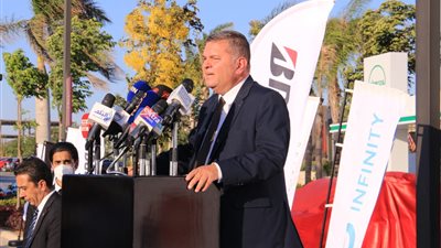 وزير قطاع الأعمال: دعم مادي لمشتري السيارة الكهربائية وإنشاء 3 آلاف محطة شحن جديدة