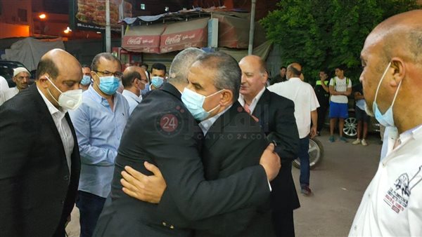 طاهر أبوزيد يقدم