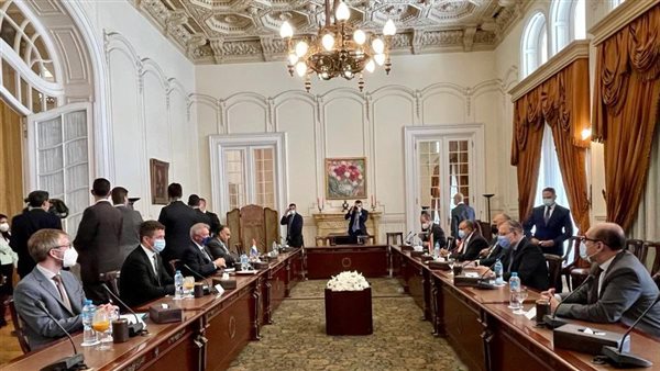  ‏جلسة مُباحثات بين