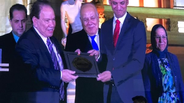 فوز عميد كلية الصيدلة