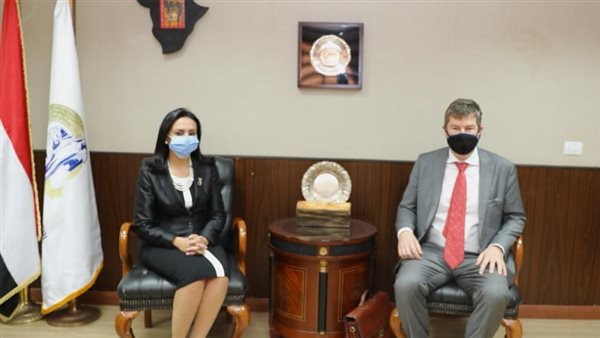 مايا مرسي والسفير