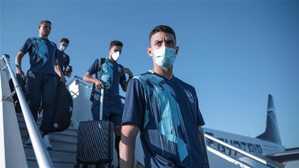 لحظة وصول بعثة الأهلي