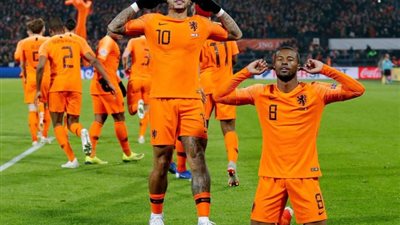 ديباي يقود هجوم هولندا أمام مقدونيا الشمالية