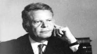 في ذكرى ميلاد يوسف السباعي.. تعرف على أبرز إهداءات مؤلفاته