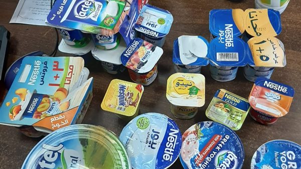 عبوات ألبان منتهية