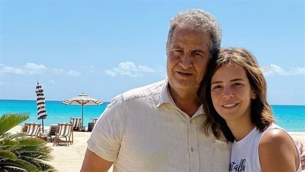 إيمان العاصي والدها