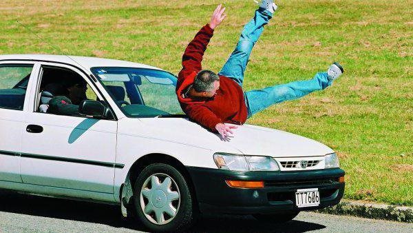 صدم شخص - تعبيرية