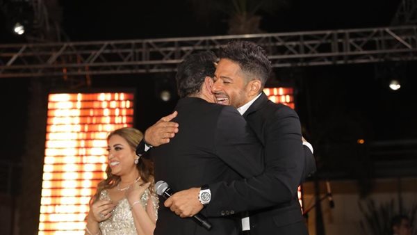 حماقي يشعل حفل زفاف