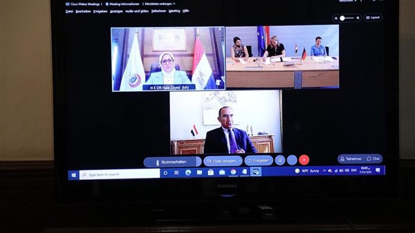 وزيرة الصحة خلال