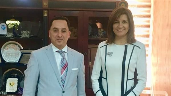 السفيرة نبيلة مكرم