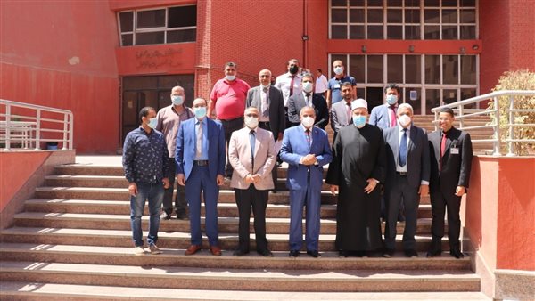 زيارة رئيس جامعة