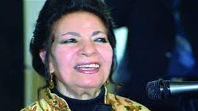 بعد رحيلها.. شاهد لميعة عباس تلقي واحدة من قصائدها