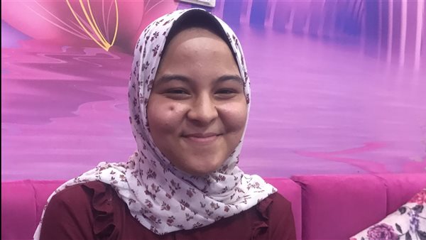 الطالبة المتفوقة