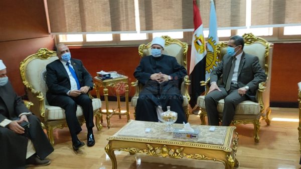 وزير الأوقاف يصل