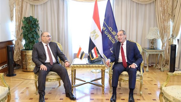 الدكتور عمرو طلعت