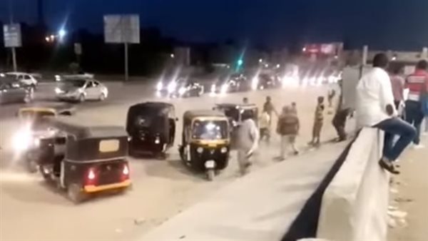 تكاتك بمدخل هضبة