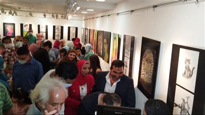 54 لوحة فنية فى معرض 