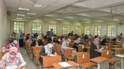 رسميا.. التعليم العالي تقرر حرمان أي طالب لم يتلقَ اللقاح من دخول الامتحانات 